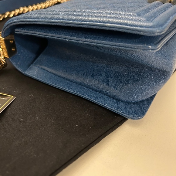 Chanel Boy Medium - Candy Blue - Picture 2 of 5